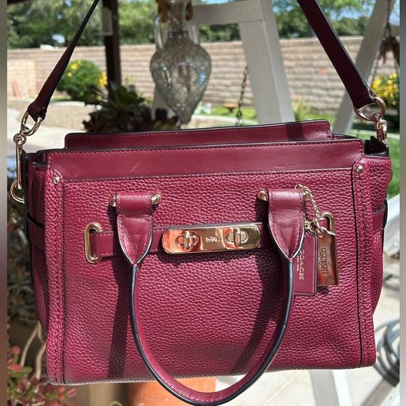 COACH Swagger 27 Smooth & Pebble Leather Crossbody Bag in Burgundy - Picture 4 of 15
